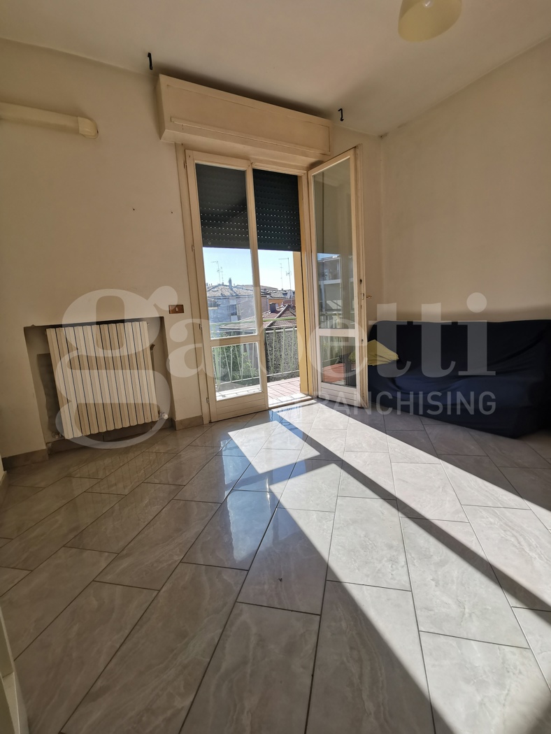 Trilocale arredato in affitto a Modena