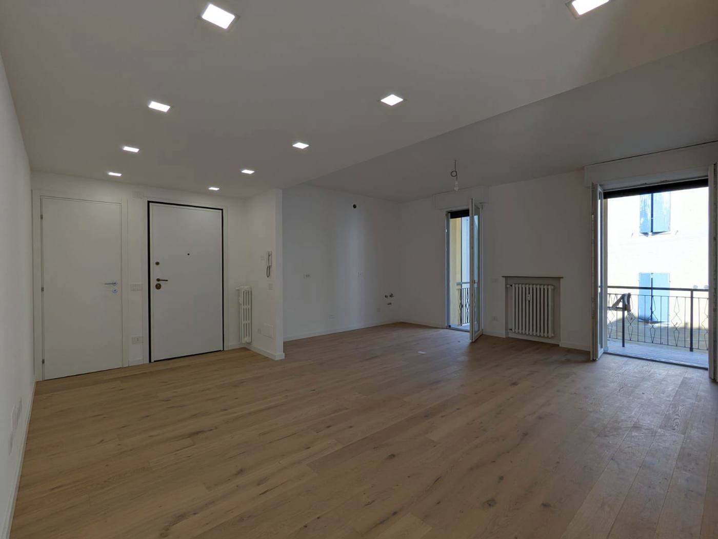 Quadrilocale con box a Modena