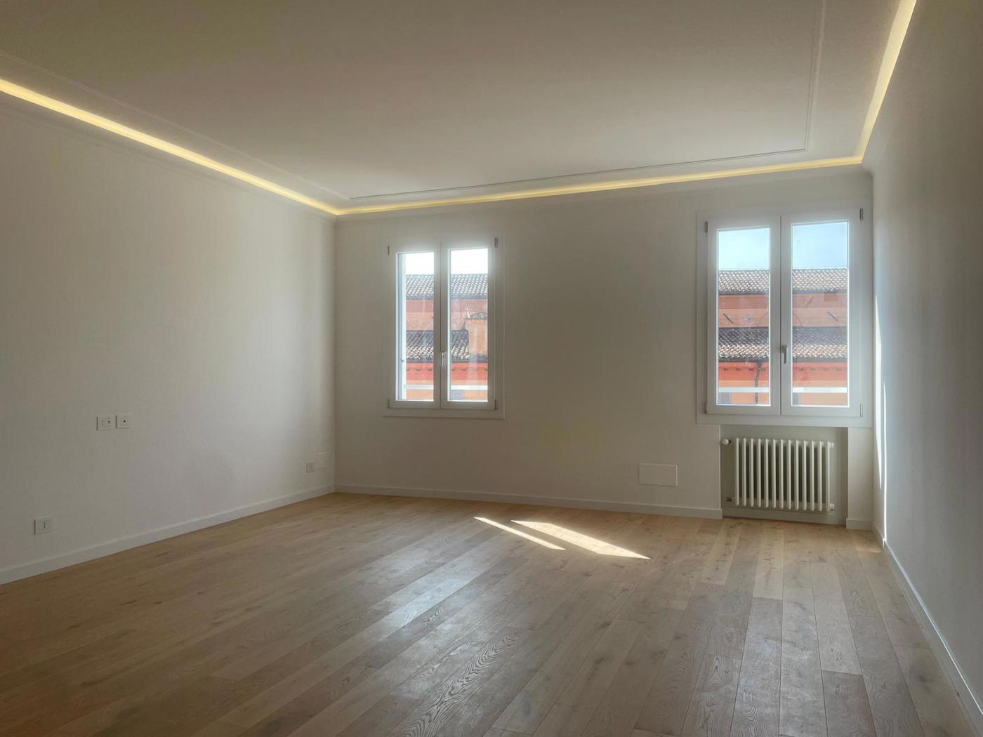 Quadrilocale con box a Modena