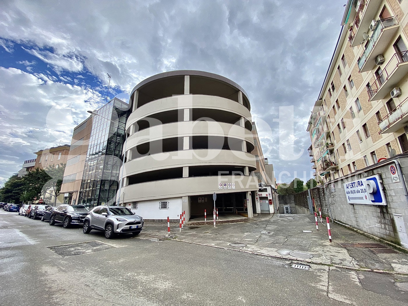 Box/Garage 13mq in vendita a Modena