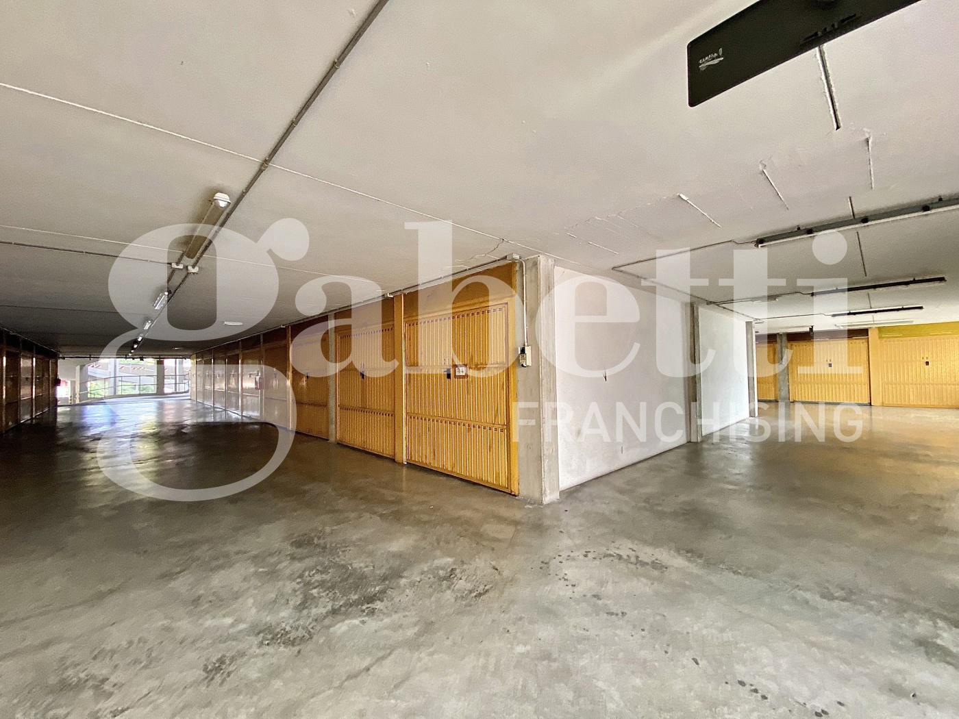 Box/Garage 13mq in vendita a Modena