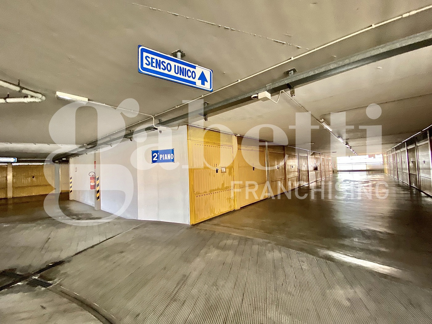 Box/Garage 13mq in vendita a Modena