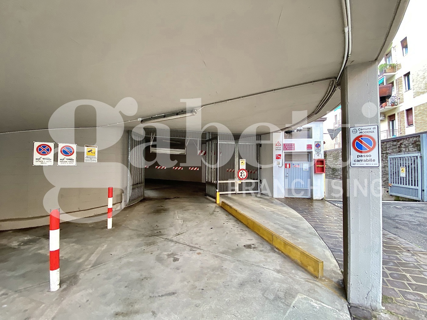 Box/Garage 13mq in vendita a Modena