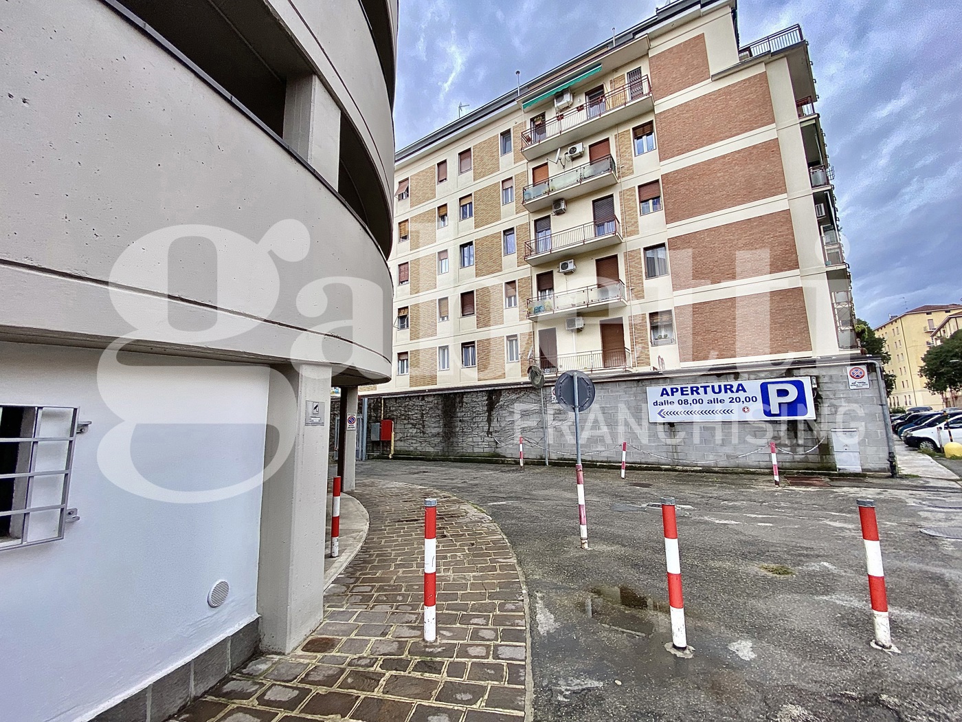 Box/Garage 13mq in vendita a Modena