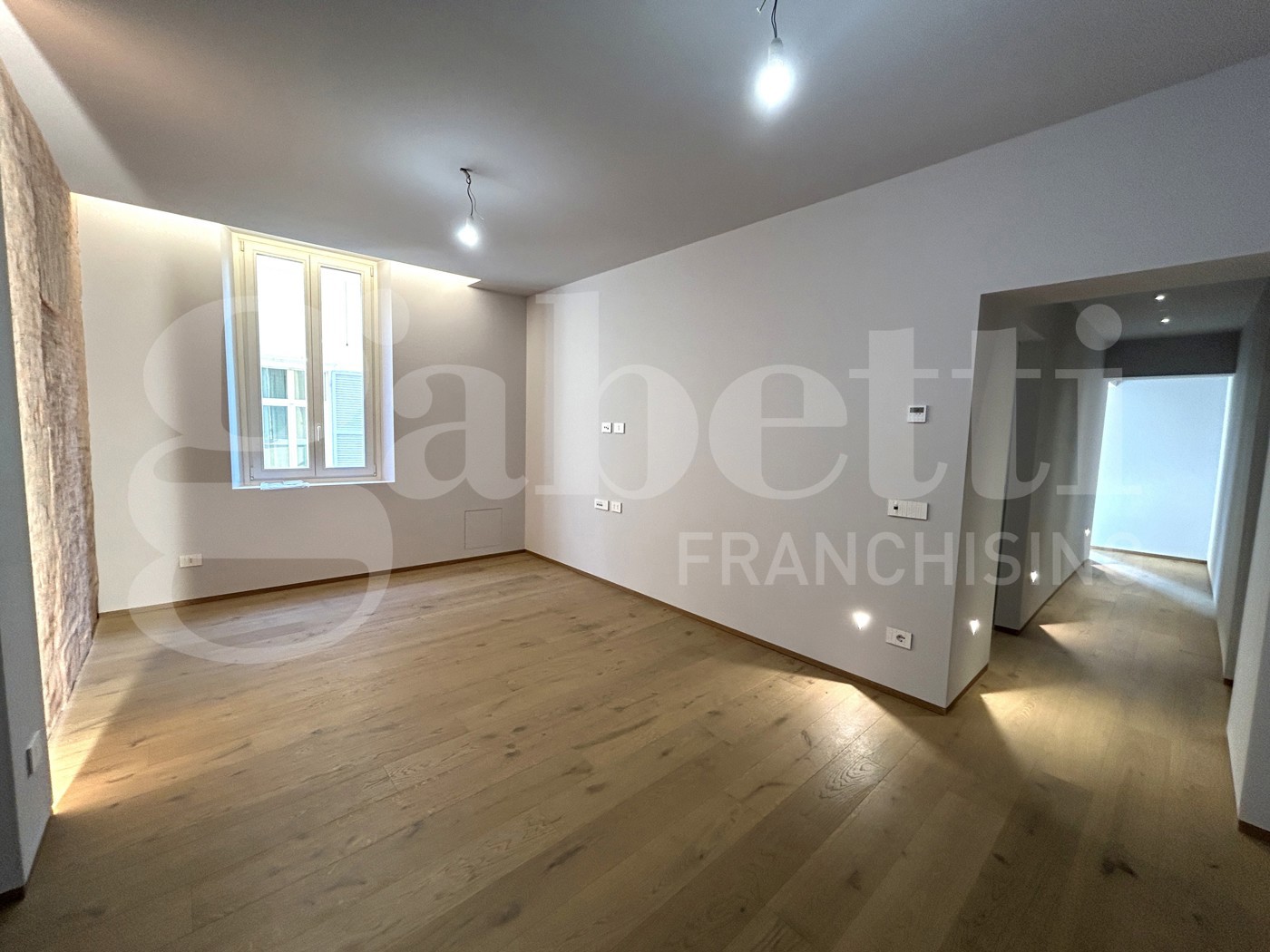 Quadrilocale con box a Modena