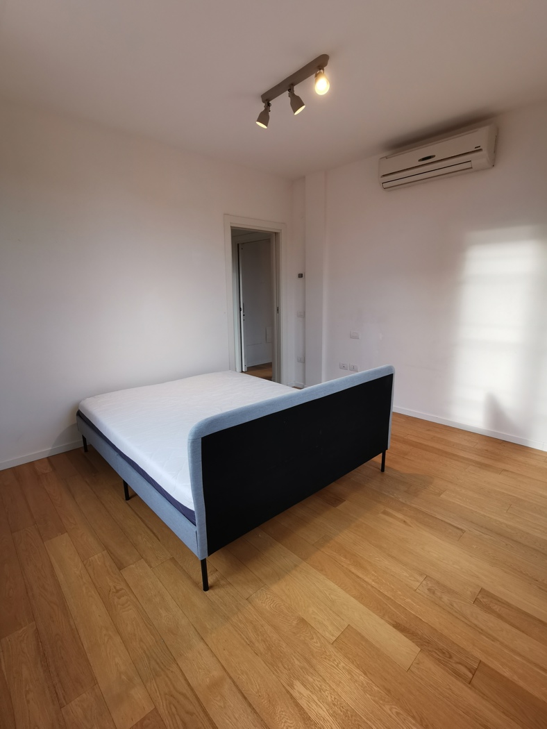 Quadrilocale arredato in affitto a Modena