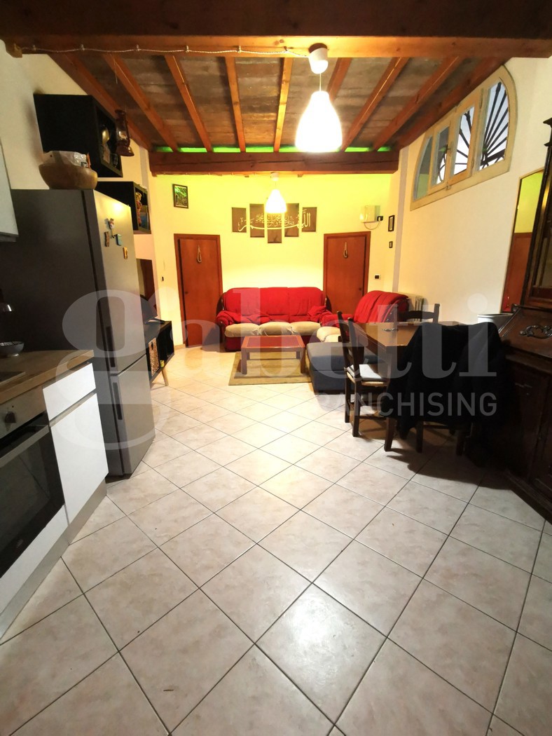 Trilocale arredato in affitto a Modena