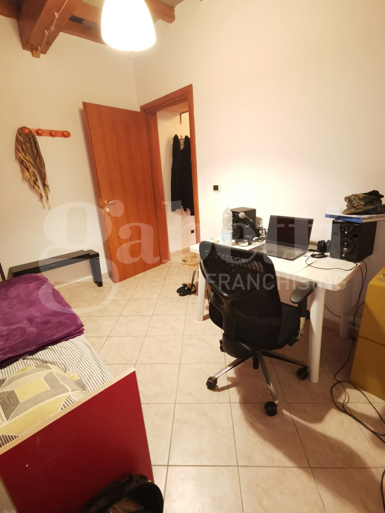 Trilocale arredato in affitto a Modena