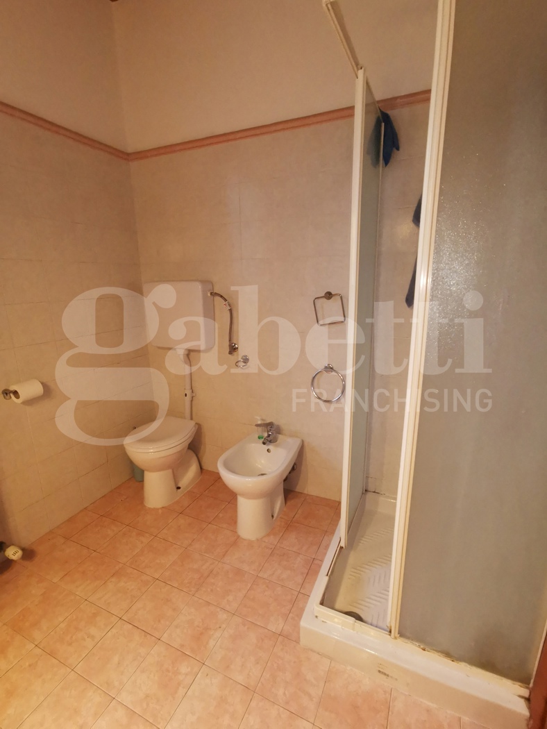 Trilocale arredato in affitto a Modena