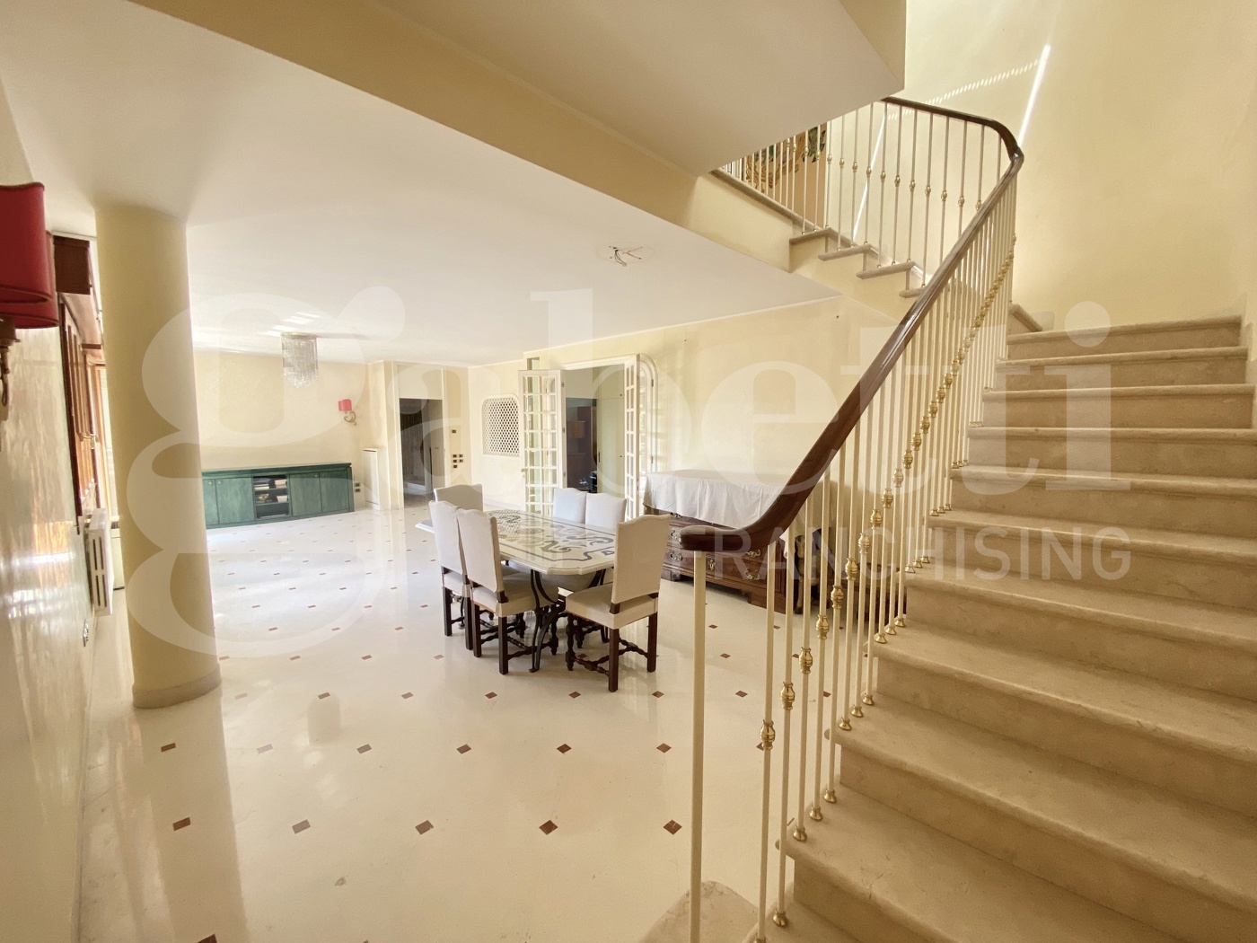 Attico ristrutturato a Modena