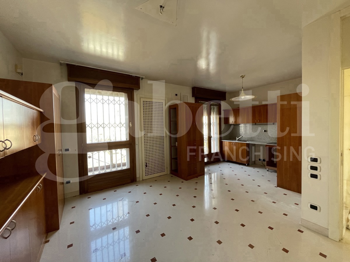 Attico ristrutturato a Modena