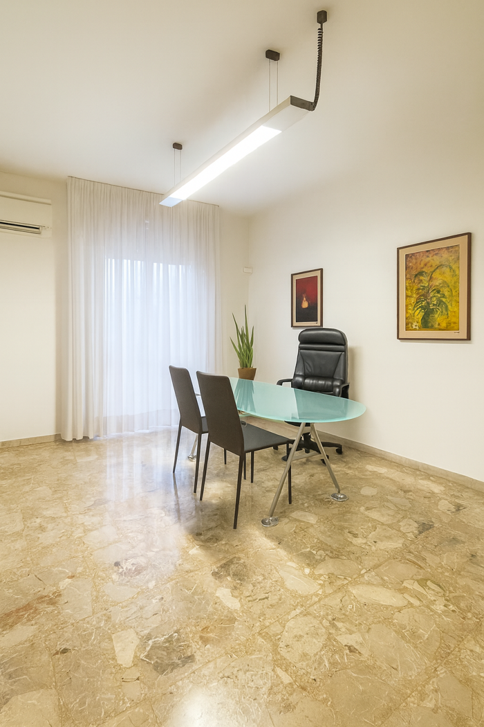 Ufficio in affitto a Modena