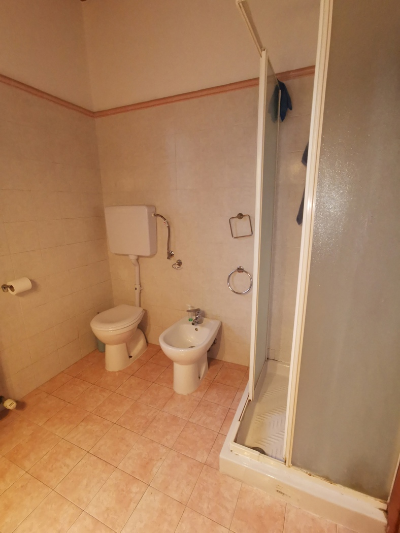 Trilocale arredato in affitto a Modena