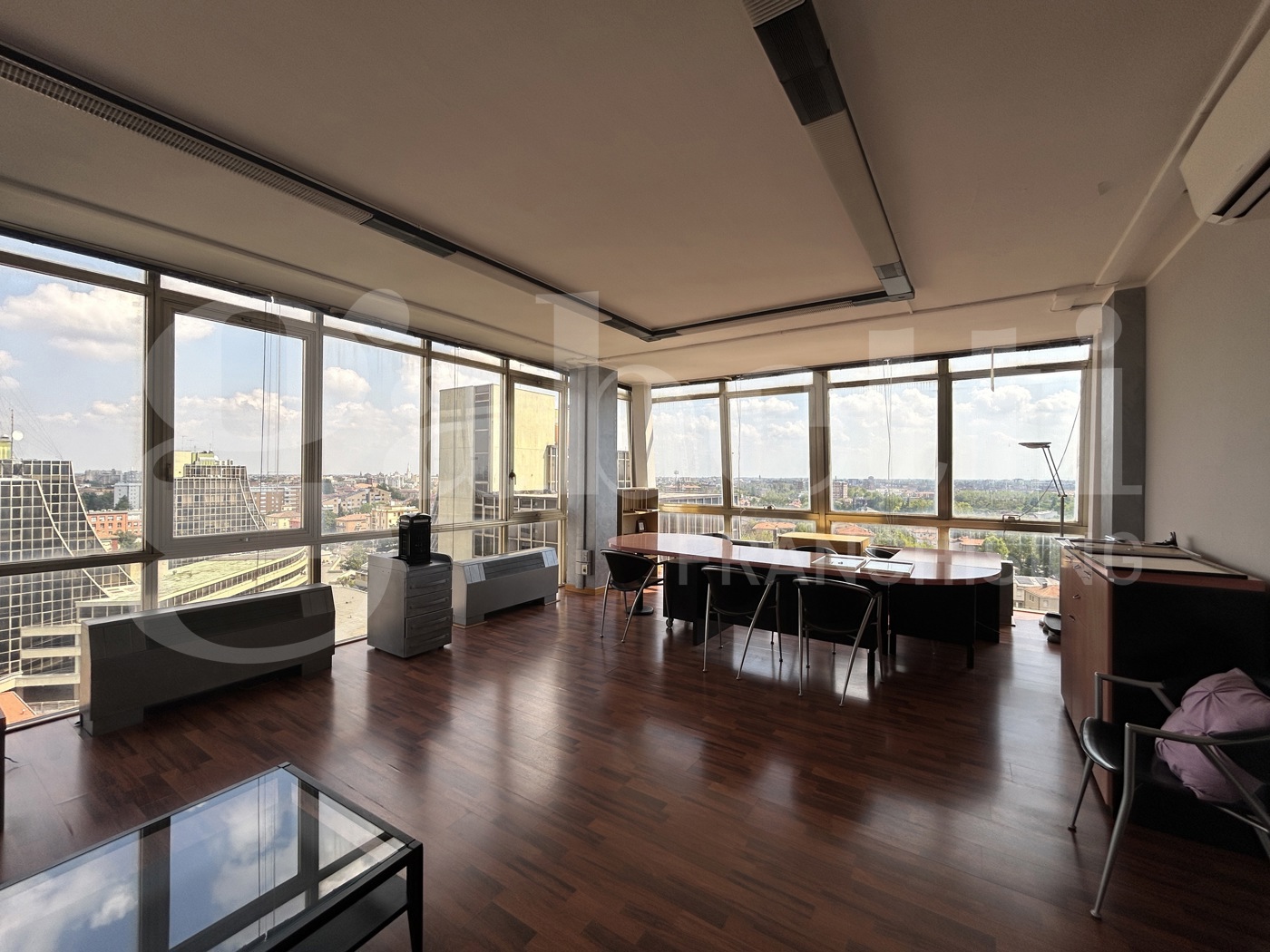 Ufficio ristrutturato a Modena