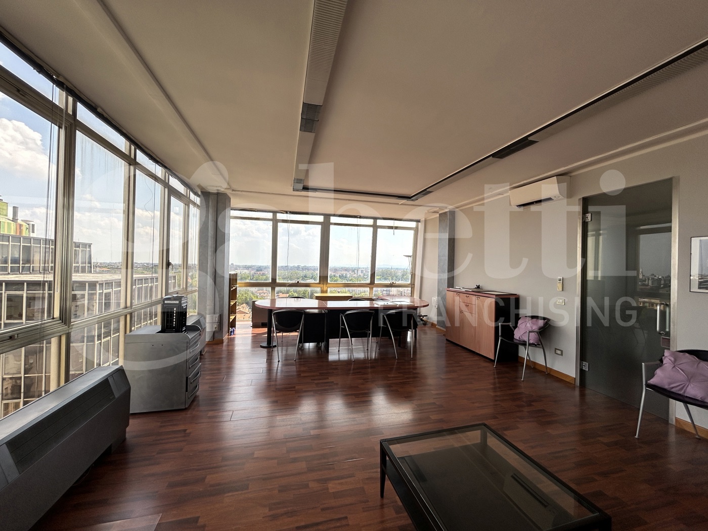 Ufficio ristrutturato a Modena