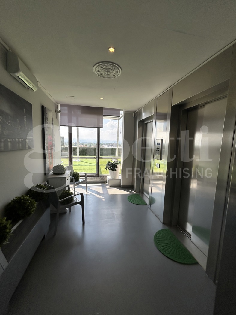 Ufficio ristrutturato a Modena