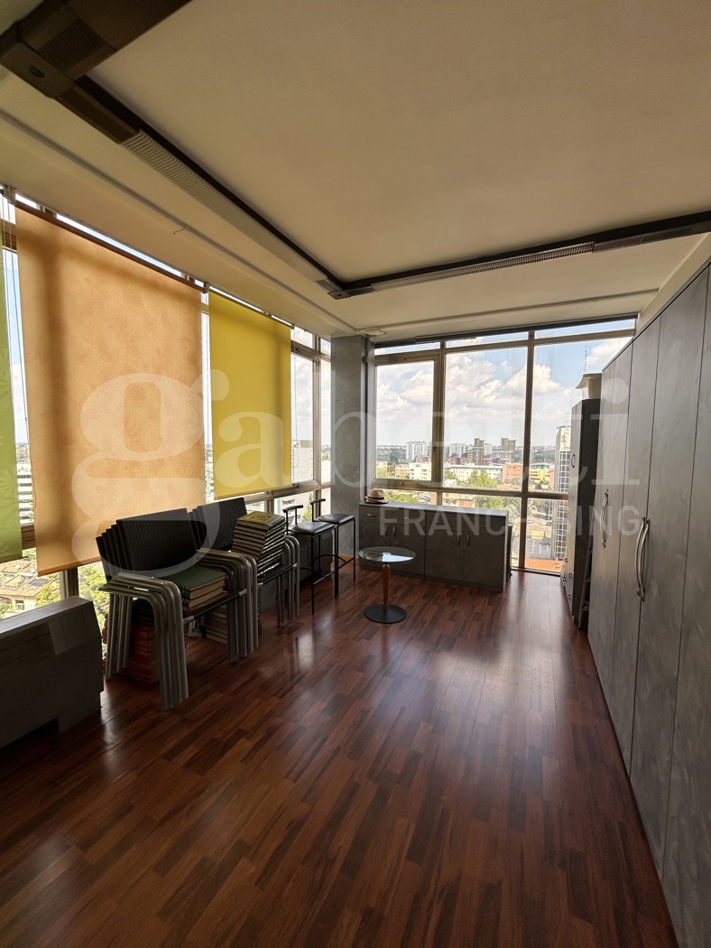 Ufficio ristrutturato a Modena