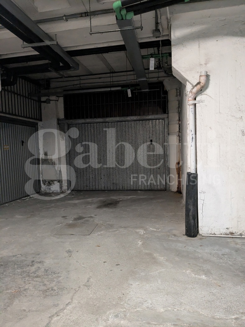 Box/Garage 73mq in vendita a Modena