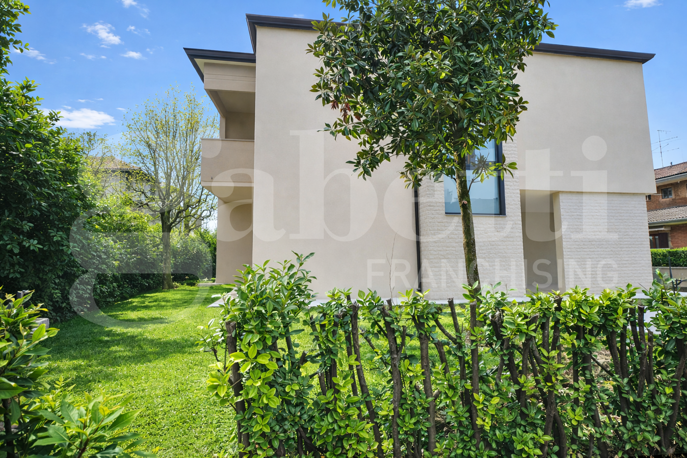 Villa con giardino a Modena