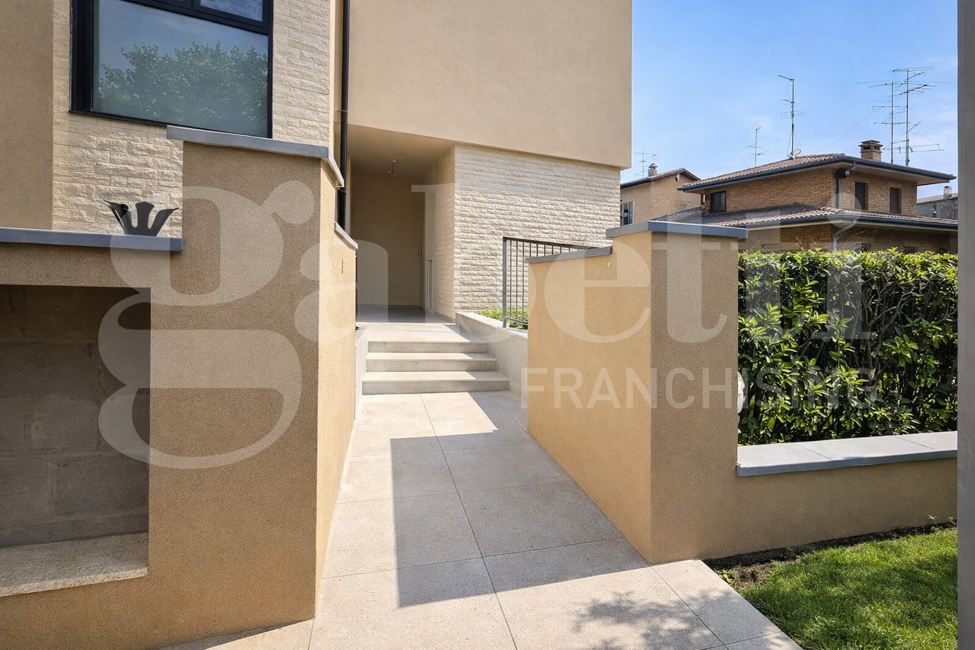 Villa con giardino a Modena