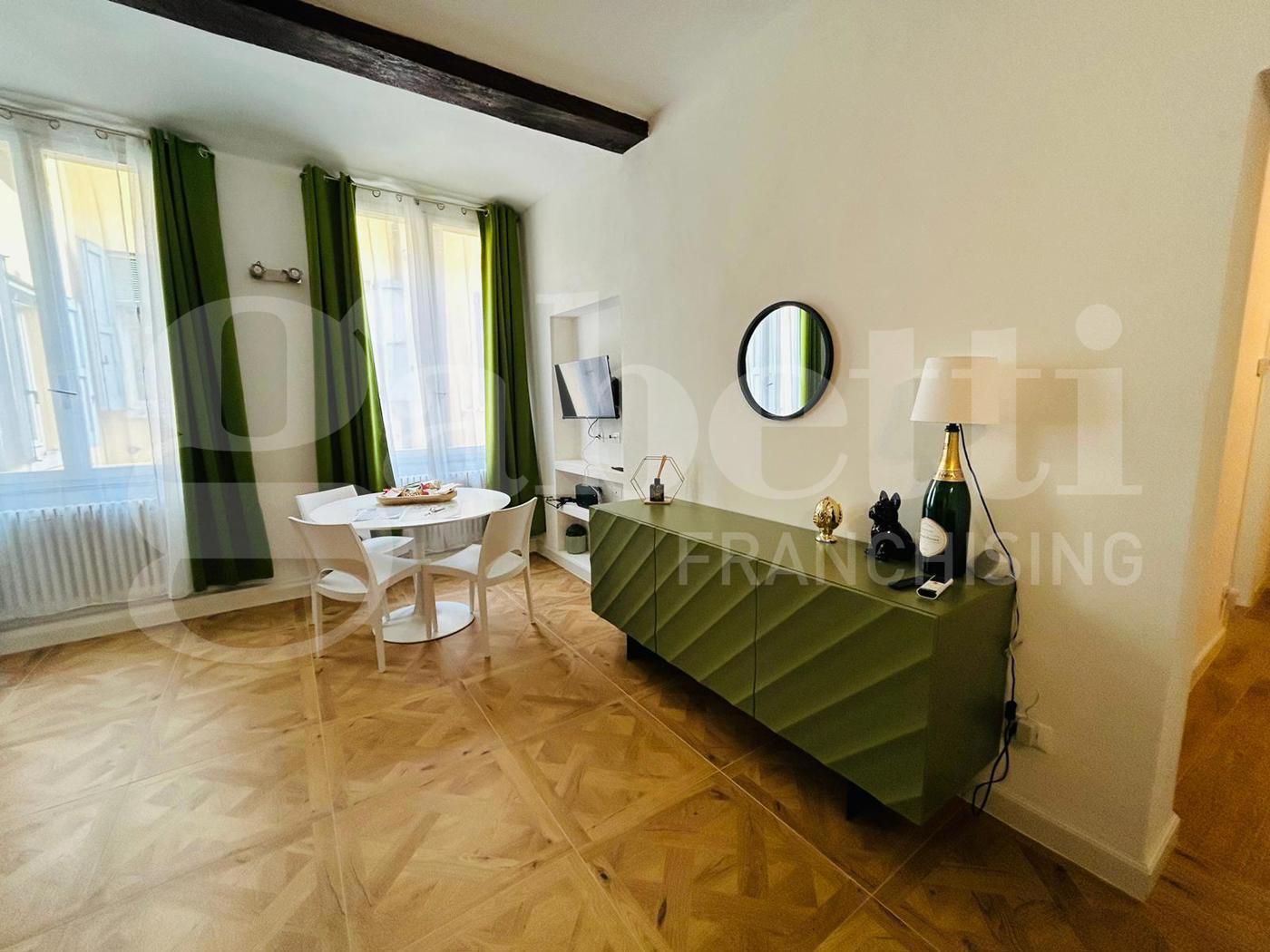 Bilocale arredato in affitto a Modena