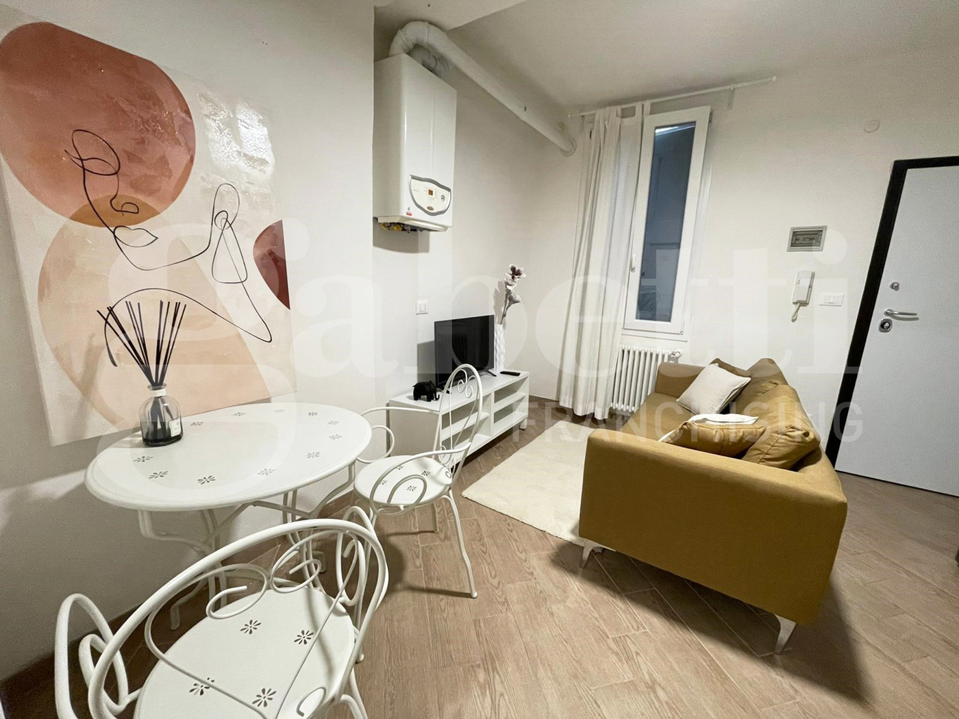 Bilocale arredato in affitto a Modena