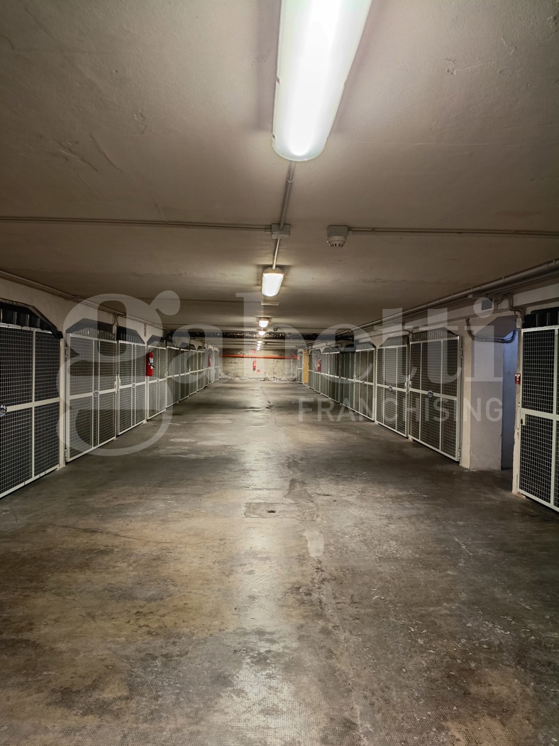 Box/Garage 12mq in affitto a Modena