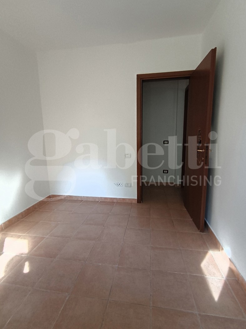 Trilocale da ristrutturare a Modena