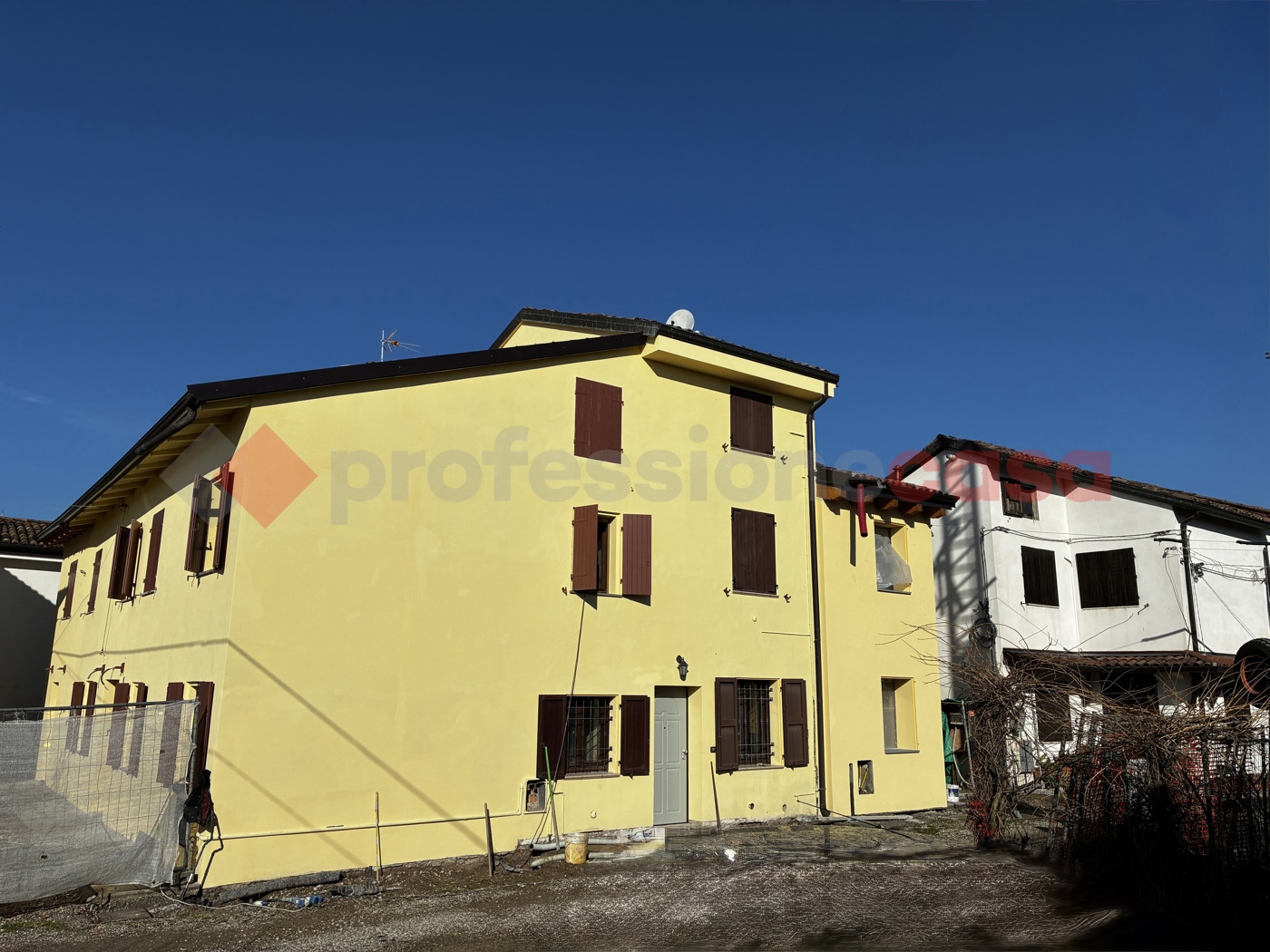 Casa indipendente in vendita a Novi di Modena