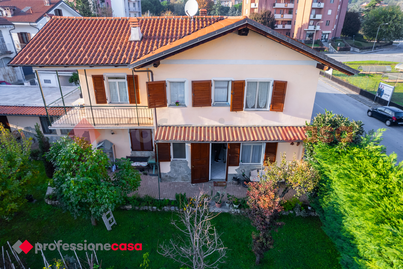 Villa Bifamiliare con giardino a Pinerolo