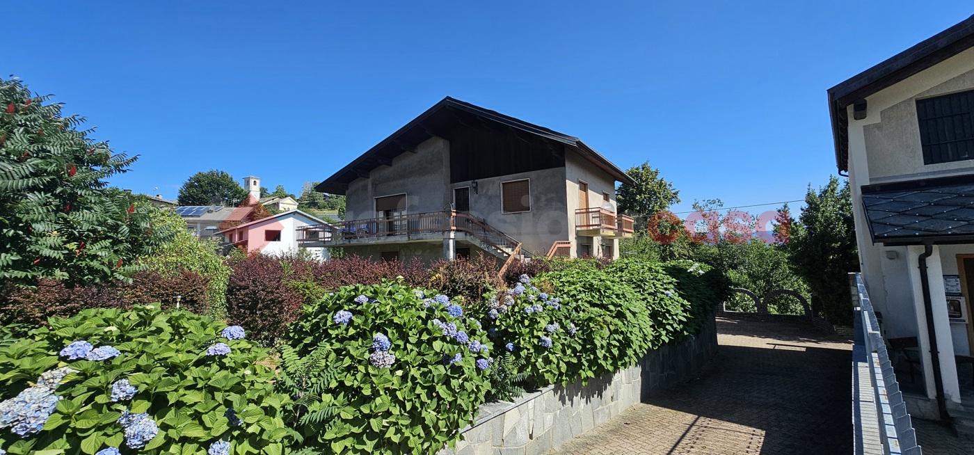 Casa indipendente con giardino a Prarostino