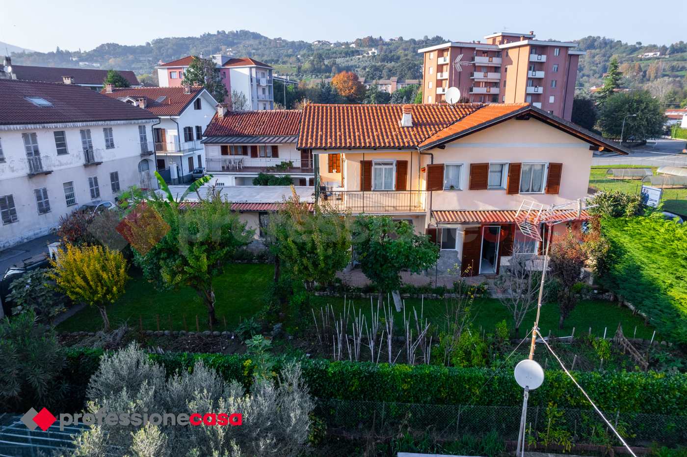 Villa con giardino a Pinerolo