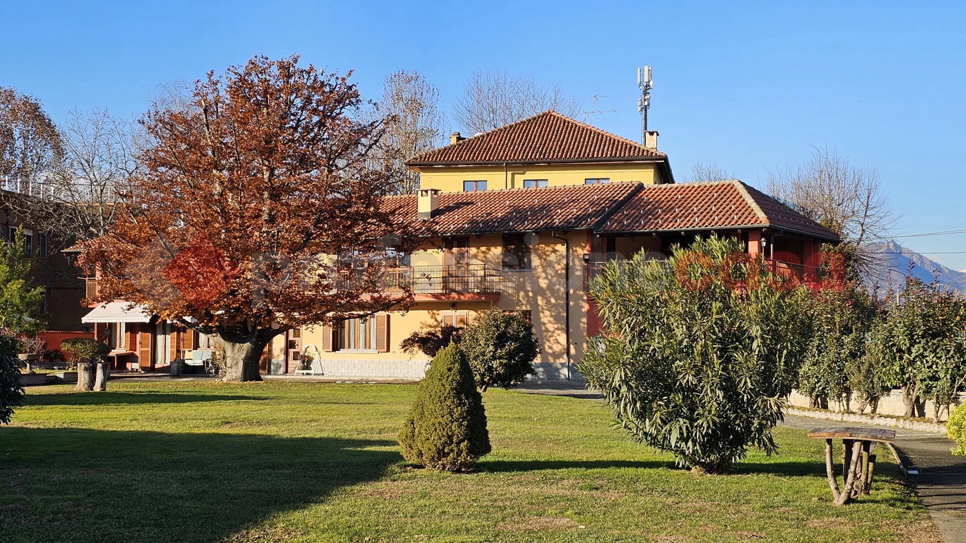 Villa con giardino a Pinerolo
