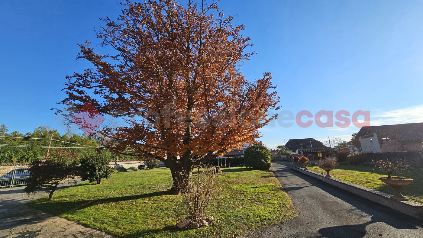 Villa con giardino a Pinerolo