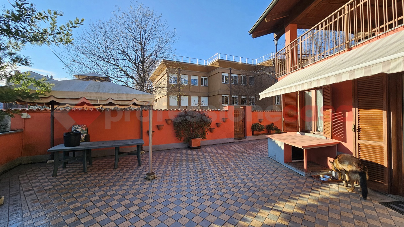 Villa con giardino a Pinerolo