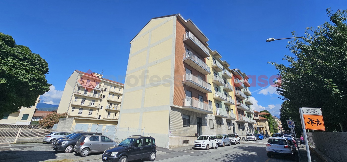 Trilocale con box a Pinerolo