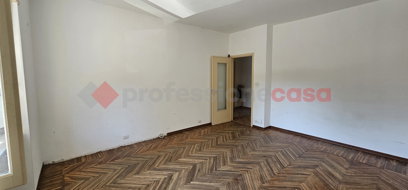 Trilocale con box a Pinerolo