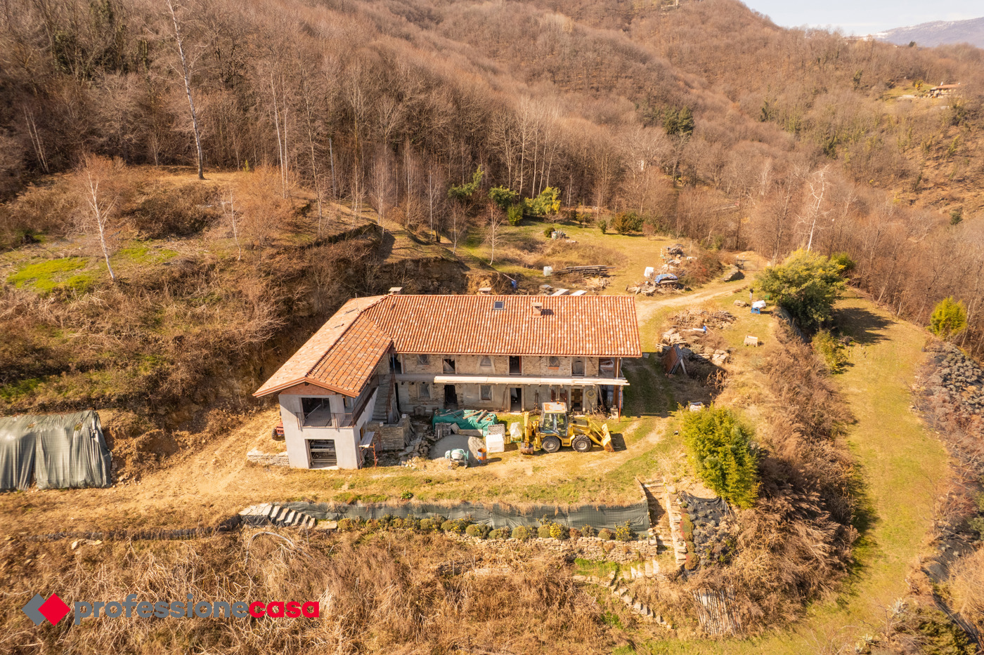 Rustico con giardino a Prarostino