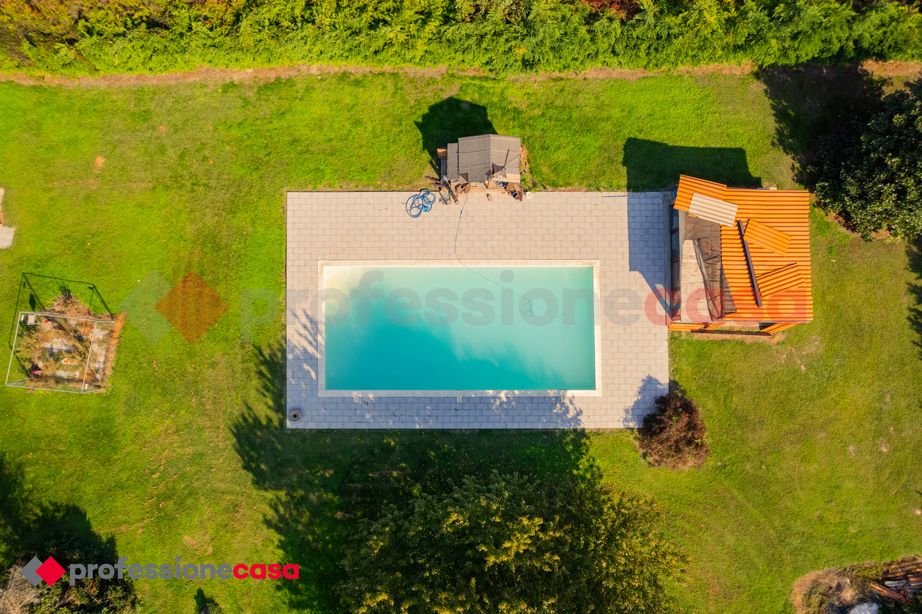 Villa con giardino a Vigone