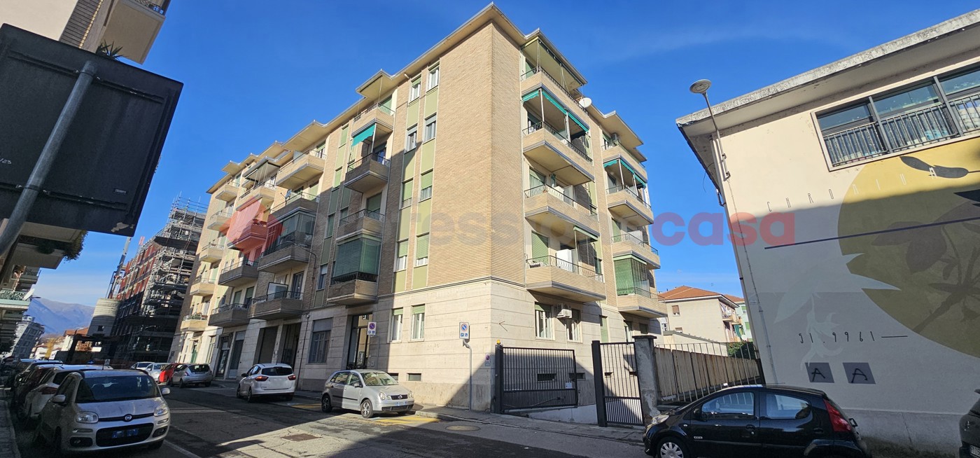 Box/Garage 50mq in vendita a Pinerolo