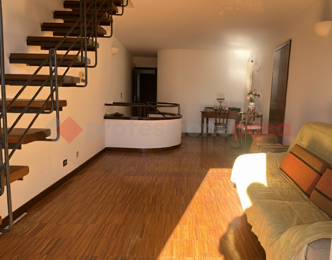 Stabile/Palazzo in vendita a Pinerolo