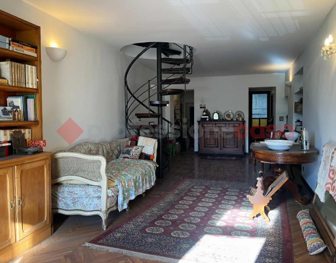 Stabile/Palazzo in vendita a Pinerolo