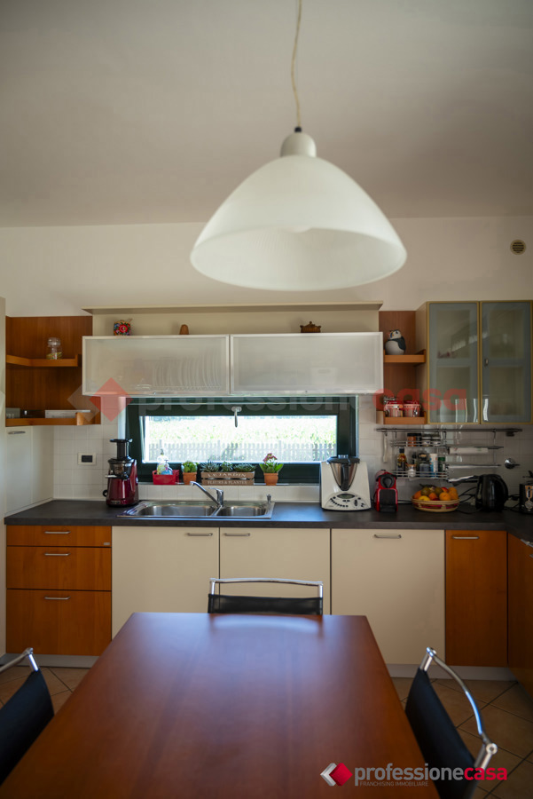 Casa indipendente con giardino a Cavour