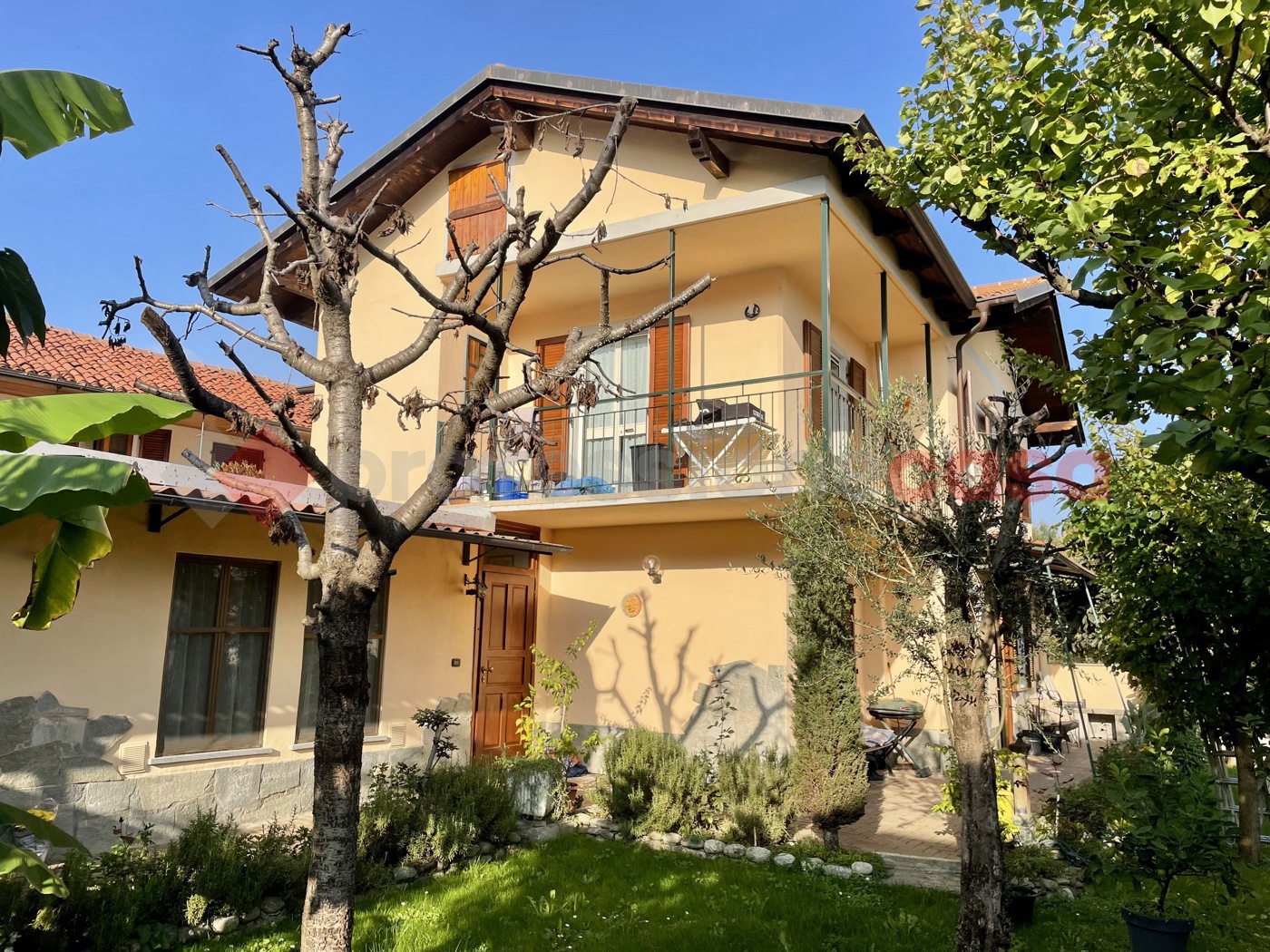 Villa con giardino a Pinerolo
