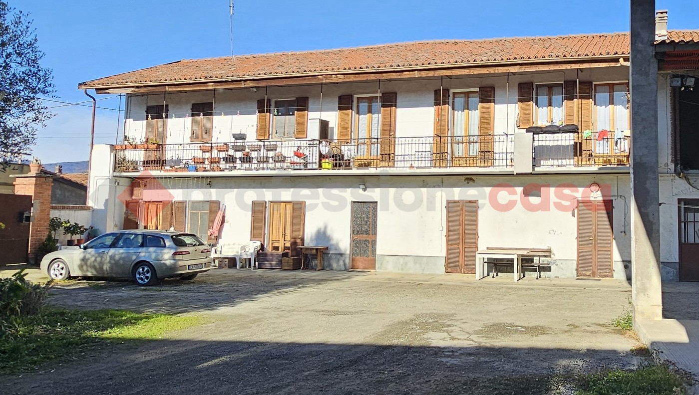 Quadrilocale con giardino a Pinerolo