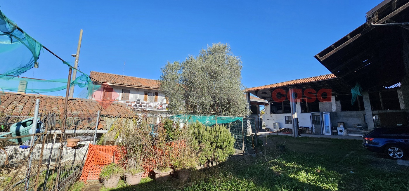 Quadrilocale con giardino a Pinerolo