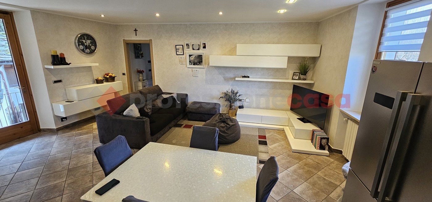 Casa indipendente con giardino a Cavour