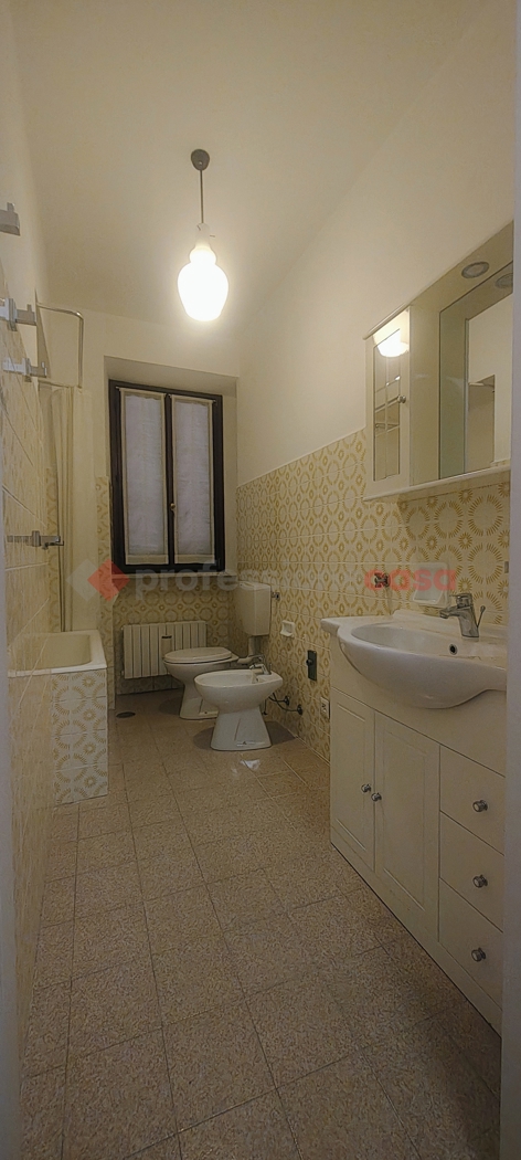 Trilocale arredato in affitto a Pinerolo