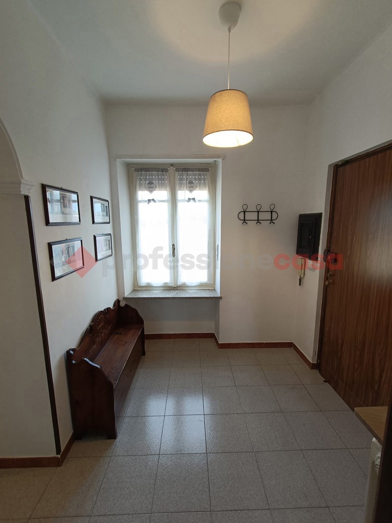 Trilocale arredato in affitto a Pinerolo