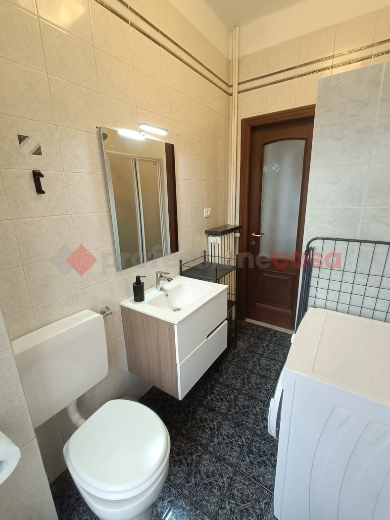 Trilocale arredato in affitto a Pinerolo